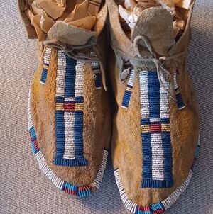 Very Old Natuve American Seed Beaded Moccasins, Size 7-7.5